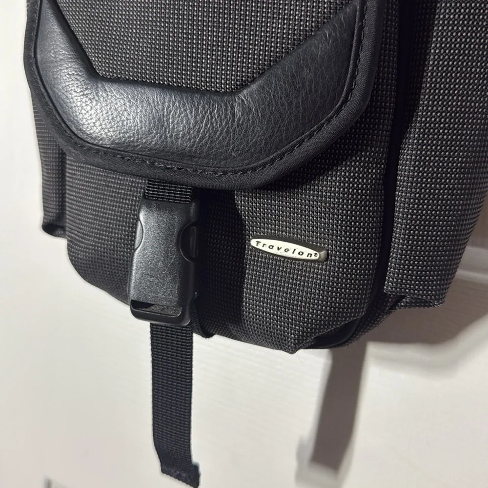 Travelon Black 6 Pocket Crossbody Anti-Theft Small Bag 9”x8”x2” Vacation World